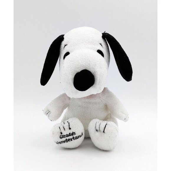 Cedar Fair White Canada's Wonderland Peanuts 6" Snoopy Dog Stuffed Plush Toy - Picture 2 of 6